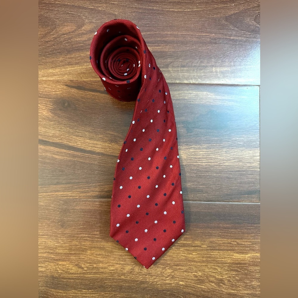 LES COPAINS Polka Dots on Red Background Silk Tie